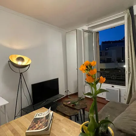 Cozy Parisian Flat In 15th Arr Paříž